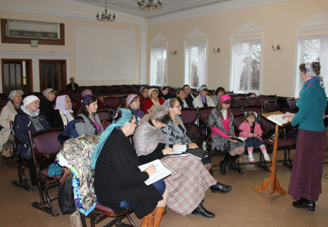 Wendy speaking to the ladies